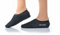 Perfekt für den Kroatienurlaub – JELEX Waterwalker Schwimmschuhe für 4,99€ bei SportSpar