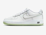 Nike Air Force 1 weiß/schwarz/honeydew für nur 52,48€